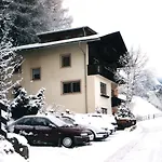 Enzian Apartman *